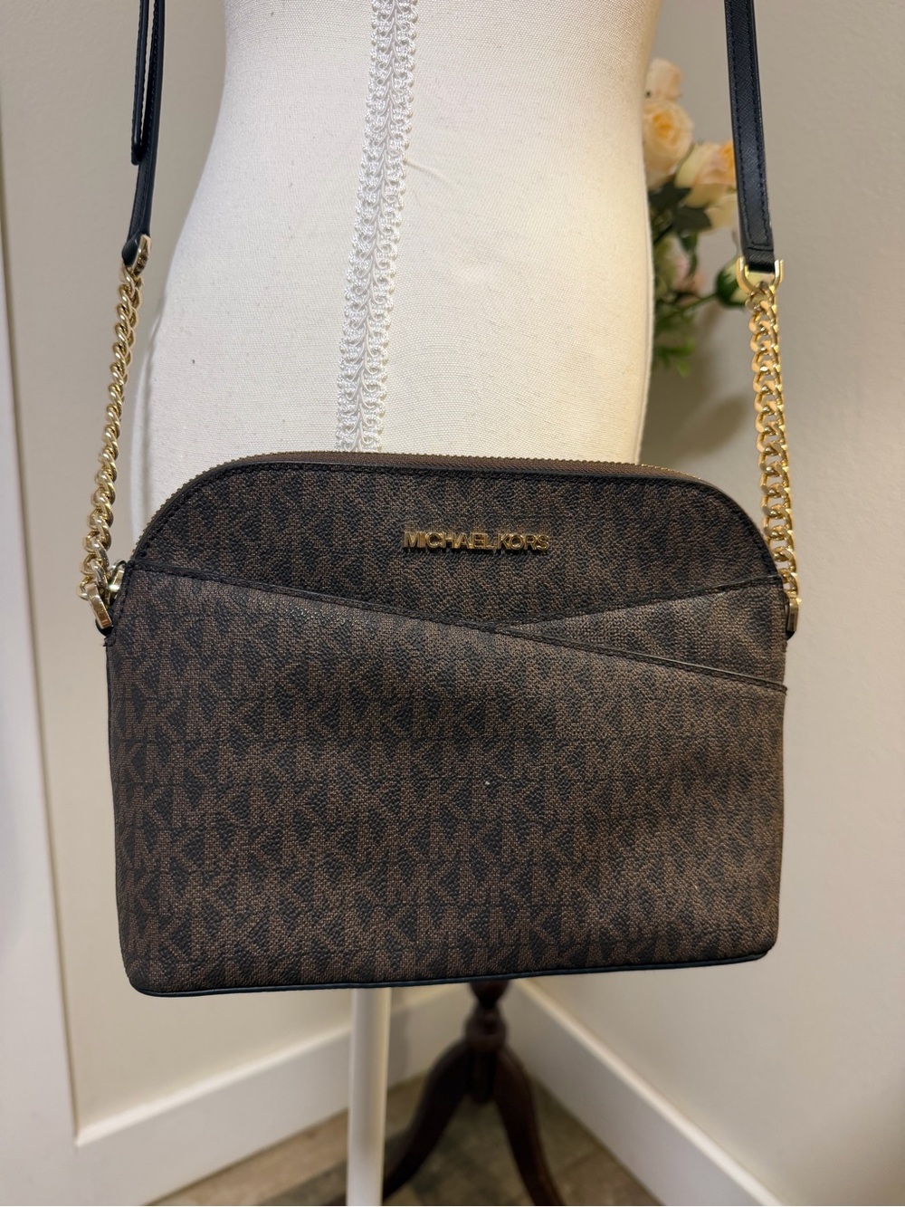 Michael Kors Brown MK Signature Crossbody Jet Set Dome Purse with Gold Chain